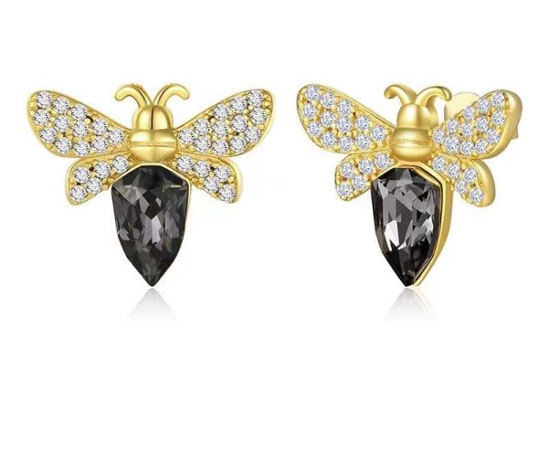 The new earrings are stylish and simple with Swarovski Austria crystal earrings - Image 2