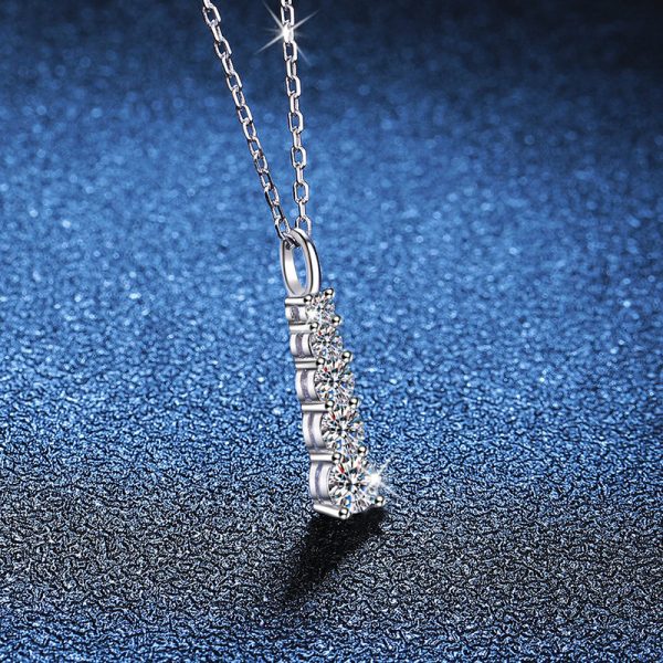 Simple and stylish 925 sterling silver moissanite necklace, perfect for women's daily wear, party, commuting, Valentine's Day, Christmas, Mother's Day jewelry gift Silver - Image 2