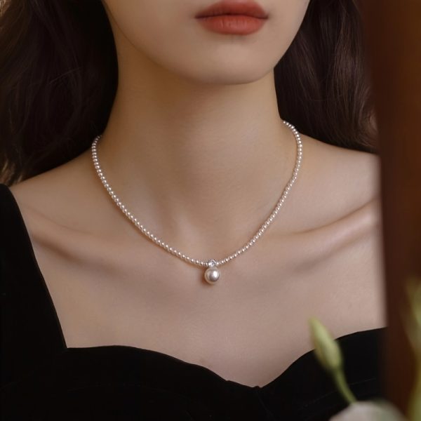 Luxury Freshwater Pearl Necklace Single Pearl Pendant Sexy Clavicle Chain No Plating Fashionable Light Luxury Design Daily Wear Sweater Chain - Image 2