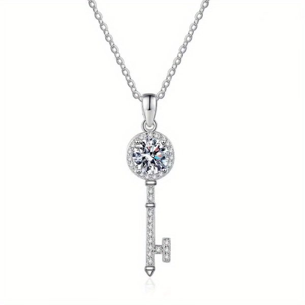 925 sterling silver 1ct moissanite key necklace pendant necklace for men and women, couple model, best friend model, fashion trend design, high-end temperament, light luxury, niche creative, exquisite personality, lively, fresh, sweet, elegant, gentl - Image 6