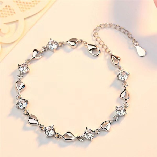 1pc Exquisite 925 Sterling Silver 3.5 Carat Moissanite Heart Shaped Romantic Bracelet - Elegant Jewelry for Women - Anniversary Gift Idea - Hypoallergenic and Nickel-Free - Durable and Long-Lasting - Image 4