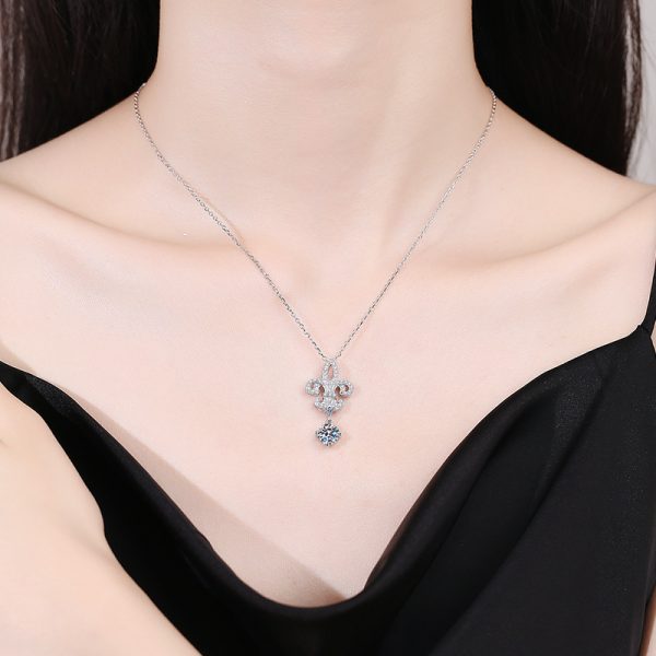 Elegant 925 Sterling Silver Fleur-de-Lis Pendant Necklace with 1 Carat Moissanite - 18K Golden Plated Boho Style Jewelry for Daily Wear, Gift-Giving, Mardi Gras, All Seasons - Unisex Design for Men and Women, Perfect for Birthdays, Anniversaries, Mother's Day, New Year - Comes with Gift Box, 4g - Image 7