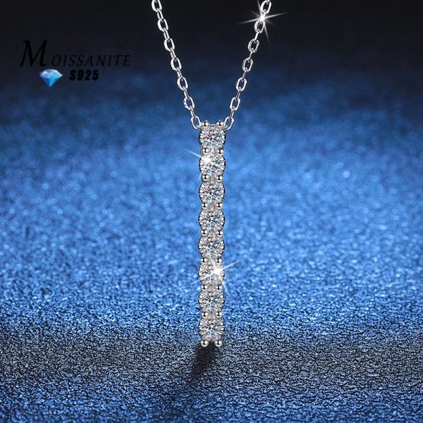 Eight 925 Sterling Silvery Moissanite and Small Diamond Necklace, Fashionable Pendant with Elegant Classic Style for Daily Wear, Party, Valentine's Day and Mother's Day Gift, 3g with Gift Box