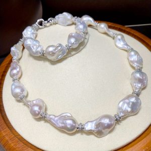 Elegant Bohemian Style Freshwater Baroque Pearl Necklace Set - Unique Irregular Shaped Pearls with Natural Luster, Ideal Gift for Friends, Includes Random Gift Box