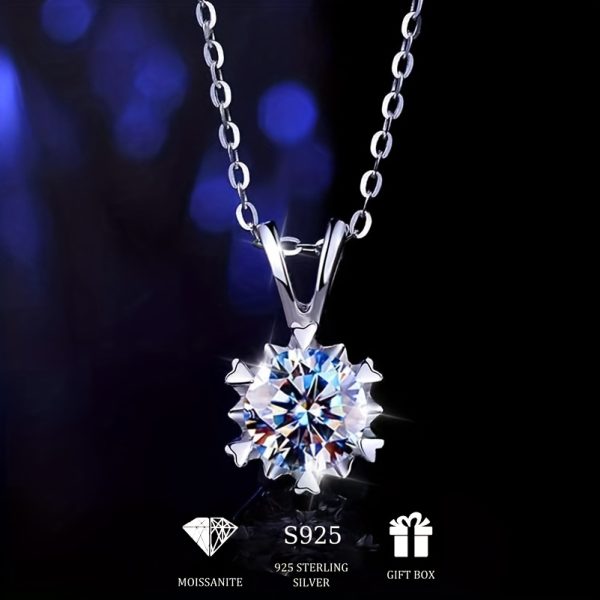 Ladies Christmas Snowflake Versatile Necklace Clavicle Chain 925 Silver One Carat Moissanite Pendant Set Chain
