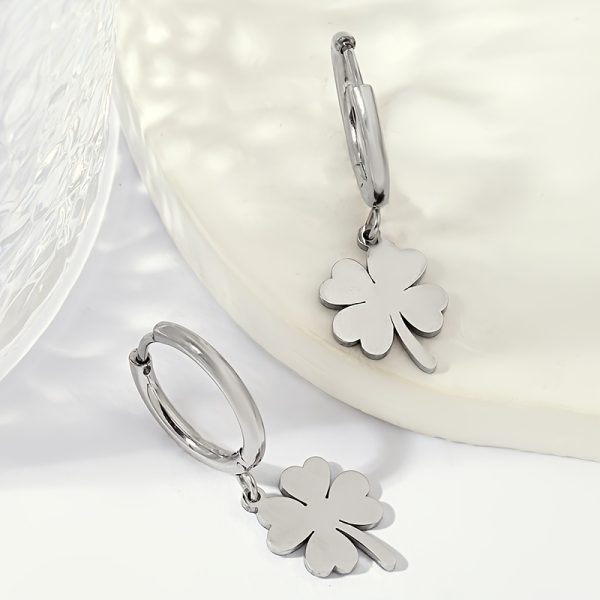 1 Pair of Dazzling Stainless Steel Clover-Shaped Hoop Earrings - Trendy Retro Earrings for Couples - Hypoallergenic, Nickel-Free, and Durable Jewelry Accessories - Image 5