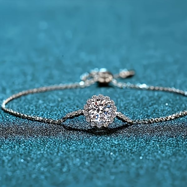 1 Piece 0.5 Carat Round Moissanite Diamond Pull Shrink Bracelet, French Romance, Suitable For Daily Wear Mother's Day Valentine's Day Anniversary Gift Birthday Gift, Give Her Unlimited Love, With Exquisite Gift Box