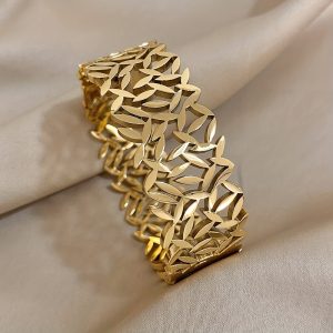 1pc Elegant Leaf-Design Wide Stainless Steel Cuff Bracelet - Unisex Statement Accessory for Casual & Formal Wear