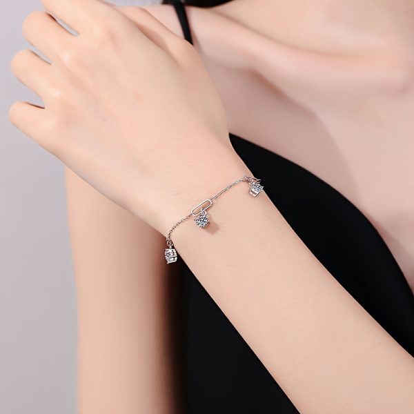 1 piece of exquisite craftsmanship S925 silver main stone 0.5 carat * 3ct high quality moissanite simple and beautiful women's fashion bracelet suitable for wearing during engagement and wedding confession, as a gift for friends, lovers and family - Image 4