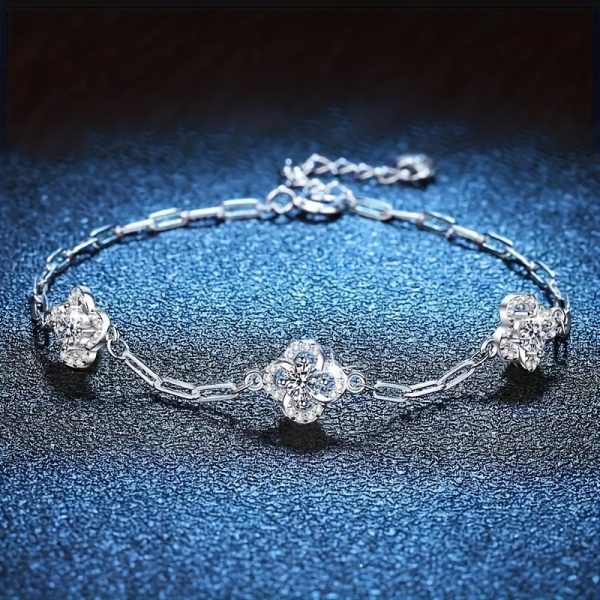 Sterling Silver Bracelet 0.6CT Moissanite Bracelet Light Luxury Universal Prosperity Clover D Color Moissanite Bracelet Women's Valentine's Day Gift Mother's Day Gift Halloween Party Christmas Party