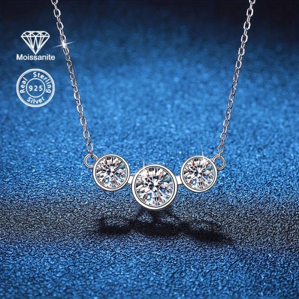 Elegant 2 Carat Moissanite Pendant Necklace in S925 Silvery - Perfect for Daily Wear, Parties, Valentine's, Christmas & Engagement Celebrations - Luxurious Gift for Her