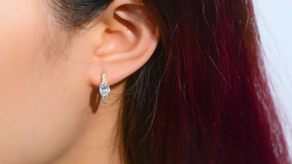 1 Pair of Moissanite Earrings 925 Pure Silvery Women's Oval 5x7mm Moissanite Unconventional Stone Earrings, Silvery Weight 3.18g, Main Stone Moissanite Oval 5x7mm*2, Total Moissanite Carat 1ct+1ct=2ctu002FPair; The Sub Stone Is Zirconia - Image 9