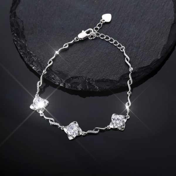 1 Moissanite Four Leaf Clover Silver Adjustable Bracelet, Luxurious And High-end, Giving Her Infinite Love, Suitable For Mothers, Friends, Various Occasions, And Comes With A Boutique Gift Box - Image 8