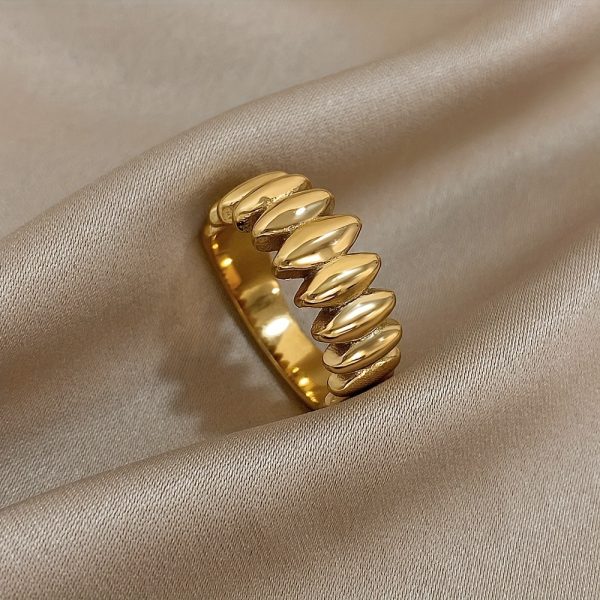 Chic Simple Teardrop Design Gold-Tone Stainless Steel Ring for Women, Fashionable Daily Wear, Hypoallergenic ?C Applicable Age Group 14+ - Image 6