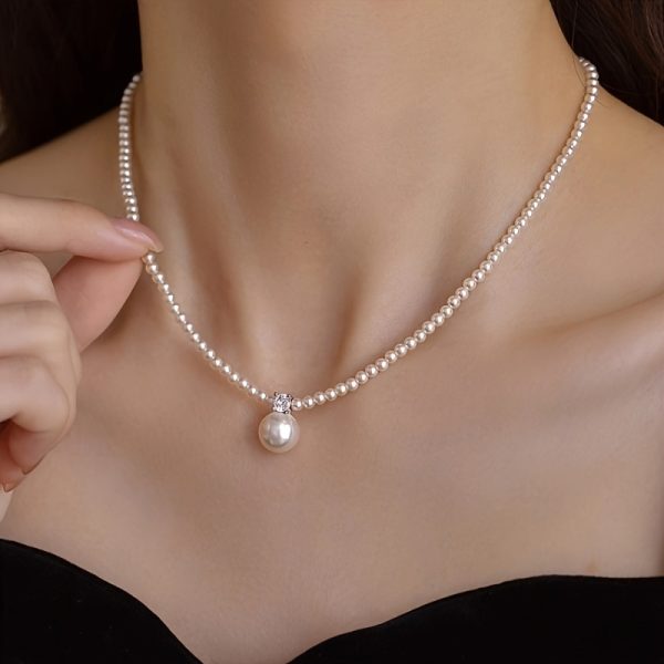 Luxury Freshwater Pearl Necklace Single Pearl Pendant Sexy Clavicle Chain No Plating Fashionable Light Luxury Design Daily Wear Sweater Chain - Image 4
