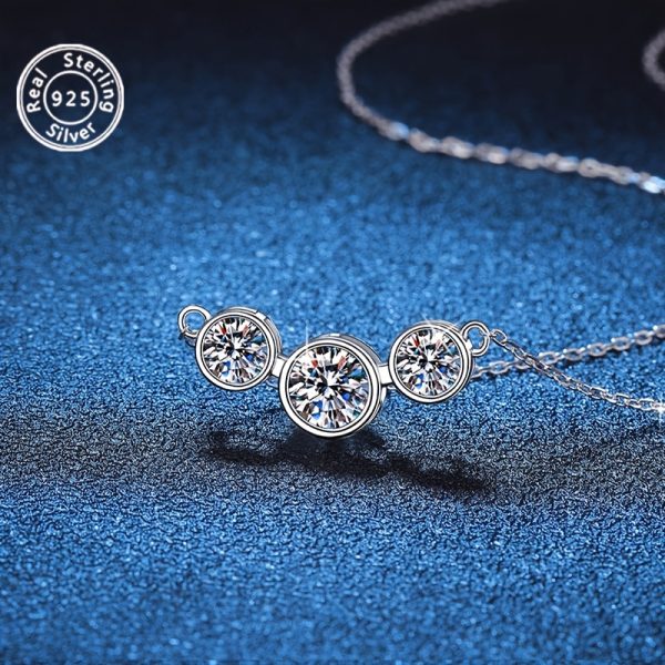 Elegant 2 Carat Moissanite Pendant Necklace in S925 Silvery - Perfect for Daily Wear, Parties, Valentine's, Christmas & Engagement Celebrations - Luxurious Gift for Her - Image 3