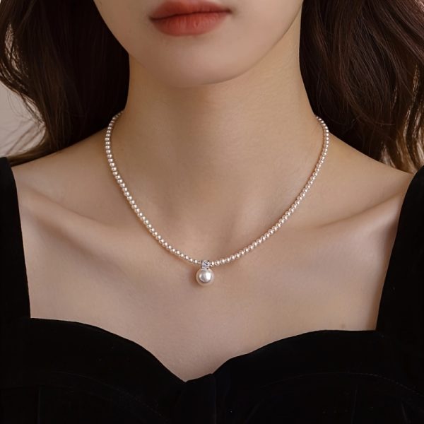 Luxury Freshwater Pearl Necklace Single Pearl Pendant Sexy Clavicle Chain No Plating Fashionable Light Luxury Design Daily Wear Sweater Chain