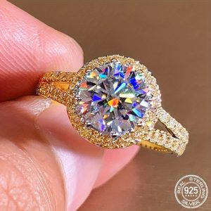 1pc 925 Silvery 2 Carat Round Moissanite Crown Ring, Fashionable 18K Gold Plated Ring, Casual for Man's Gift for Girlfriend, Proposal Engagement Wedding Ring, Anniversary Surprise, Creative Personality Gorgeous RingnMoissanite D Color VVS with CertificatenMain Diamond 2ctnWeight 5.9g, for Wedding