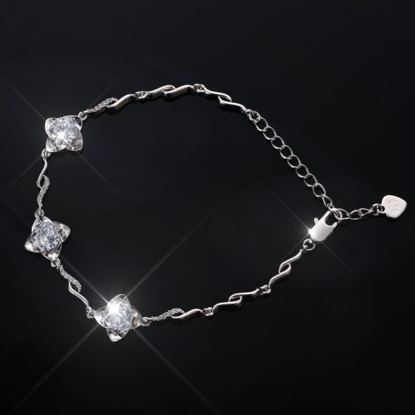 1 Moissanite Four Leaf Clover Silver Adjustable Bracelet, Luxurious And High-end, Giving Her Infinite Love, Suitable For Mothers, Friends, Various Occasions, And Comes With A Boutique Gift Box - Image 9