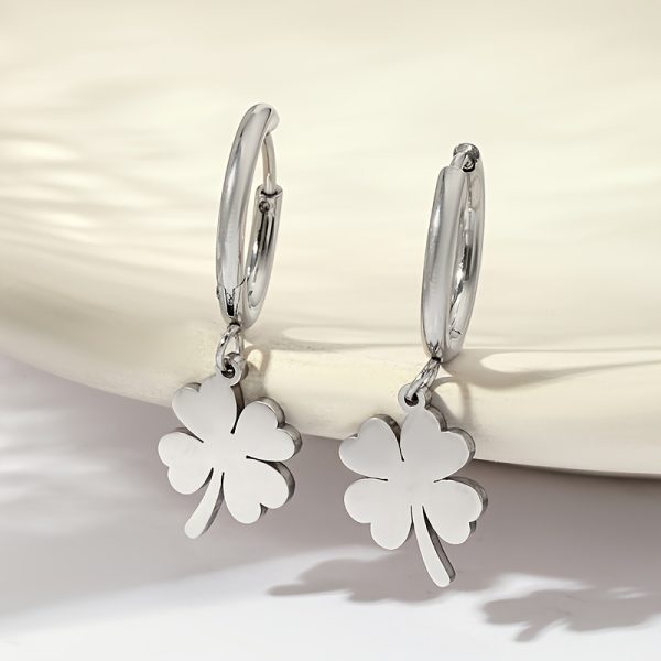 1 Pair of Dazzling Stainless Steel Clover-Shaped Hoop Earrings - Trendy Retro Earrings for Couples - Hypoallergenic, Nickel-Free, and Durable Jewelry Accessories - Image 6