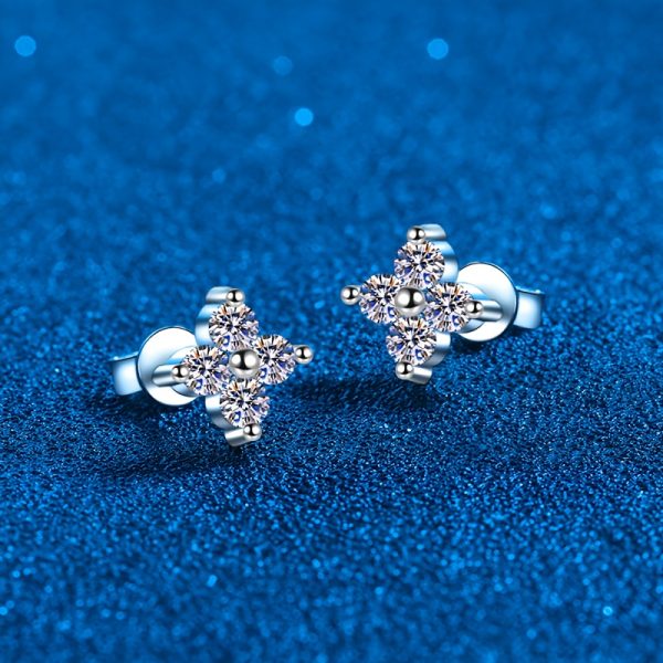 1 Pair of Exquisite S925 Sterling Silver Moissanite Geometric Stud Earrings - Hypoallergenic, Nickel-Free, and Durable - Comes with a Luxurious Gift Box for a Perfect Present - Image 4